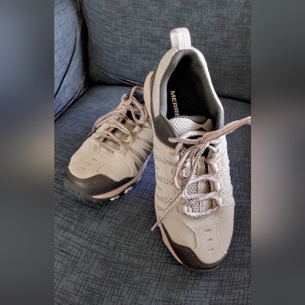 Merrell Women's Beige and Pink Hiking Shoes